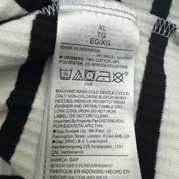 GAP Women’s Bundle (2) of Tank Tops - 
(1) Black/White and (1) Blue Size XL - Picture 7 of 13